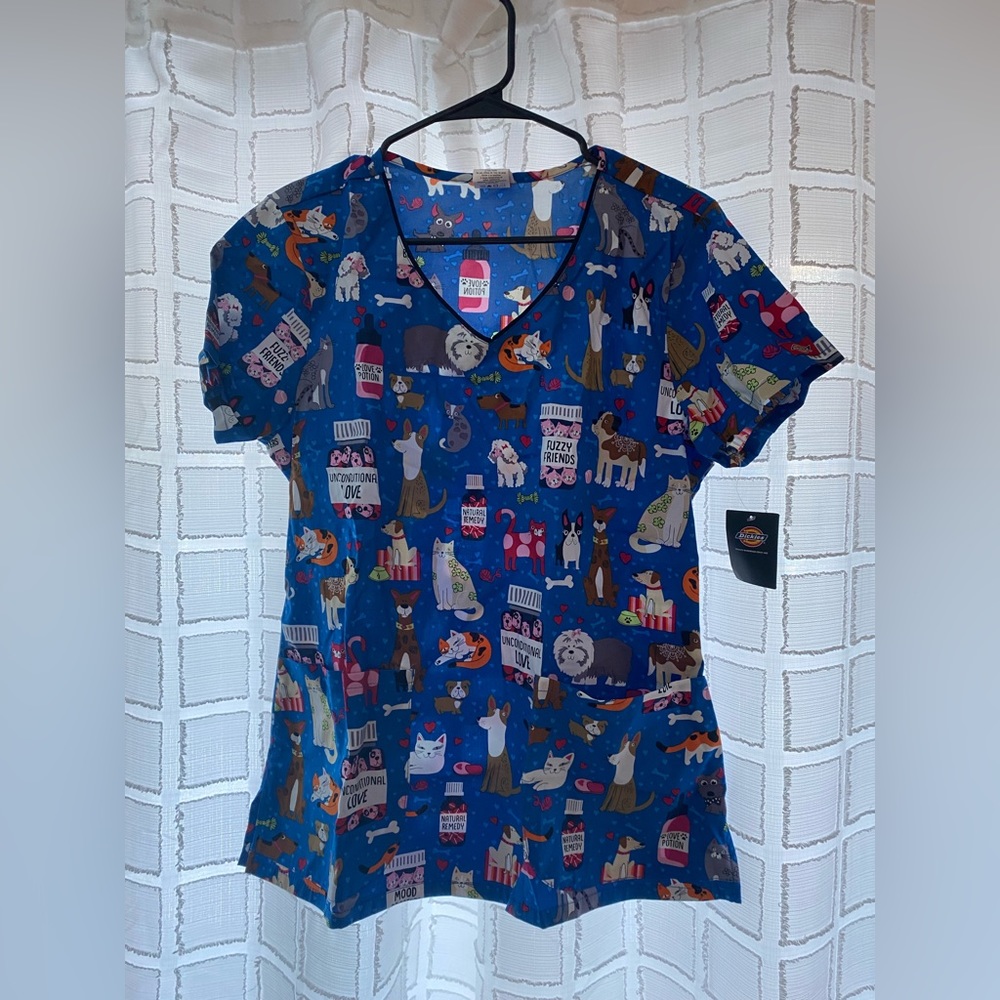 Cat & dog scrub top size medium